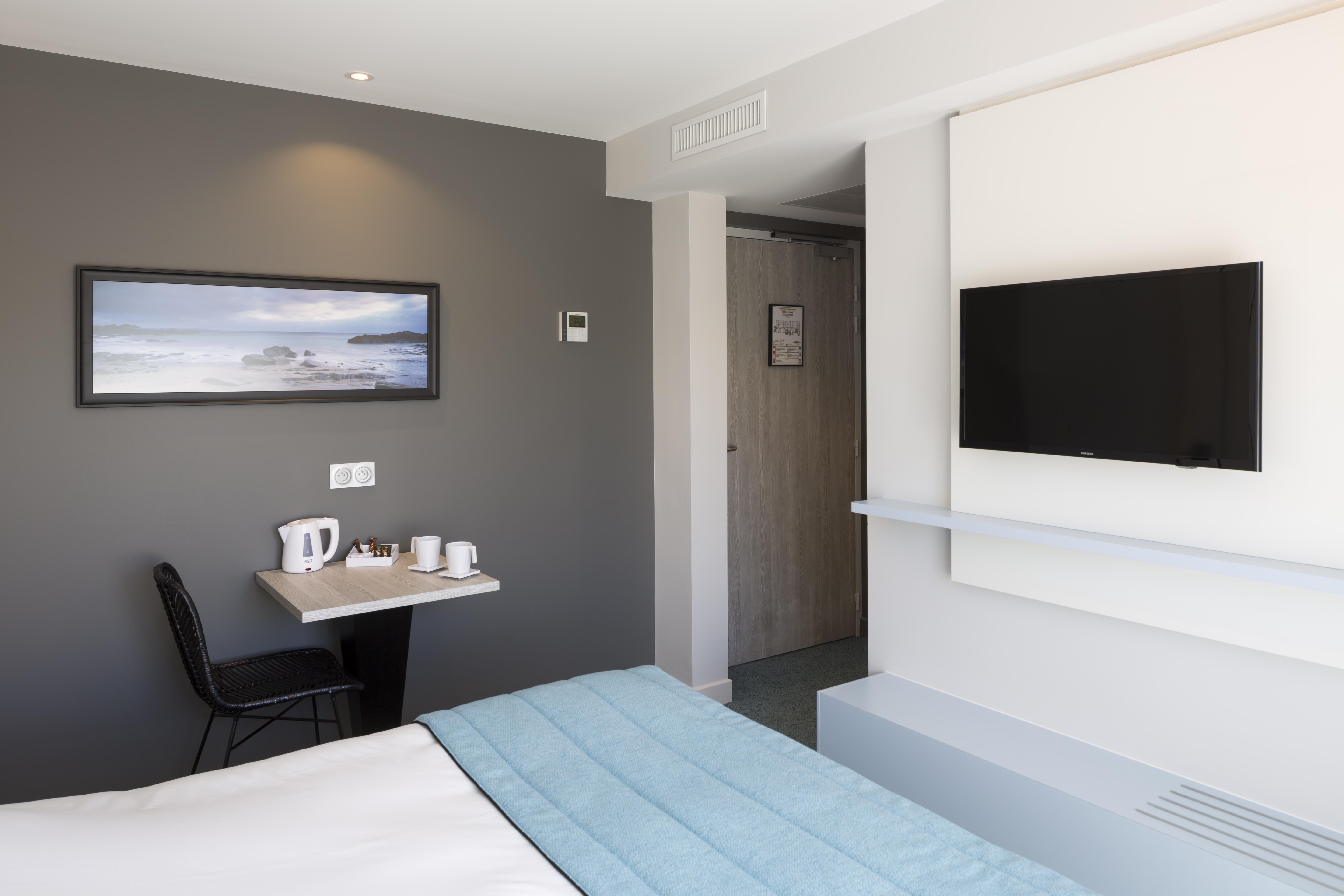 Logis Hotel Les Pins - Operalia Balaruc-les-Bains Ngoại thất bức ảnh