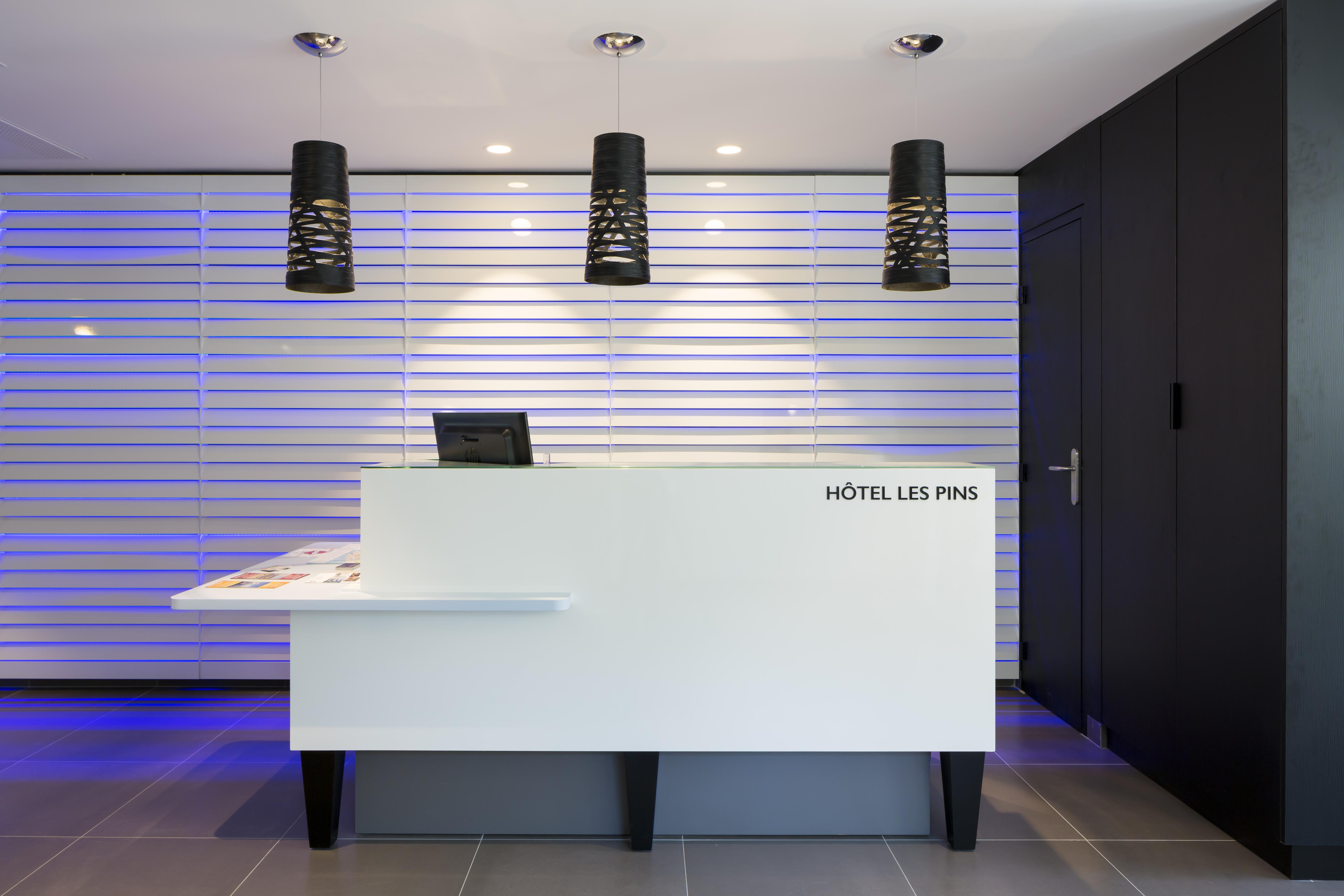 Logis Hotel Les Pins - Operalia Balaruc-les-Bains Ngoại thất bức ảnh