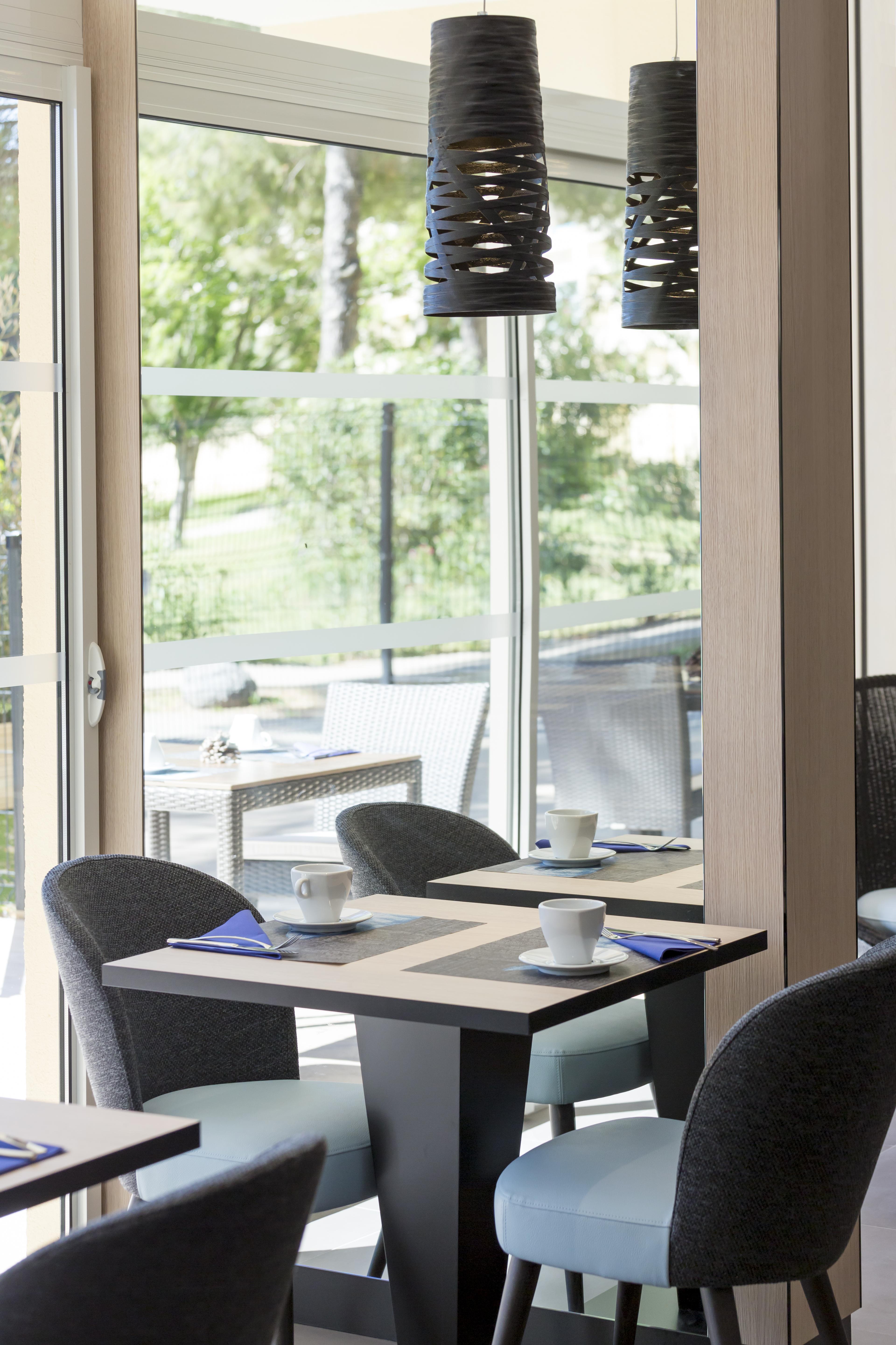 Logis Hotel Les Pins - Operalia Balaruc-les-Bains Ngoại thất bức ảnh