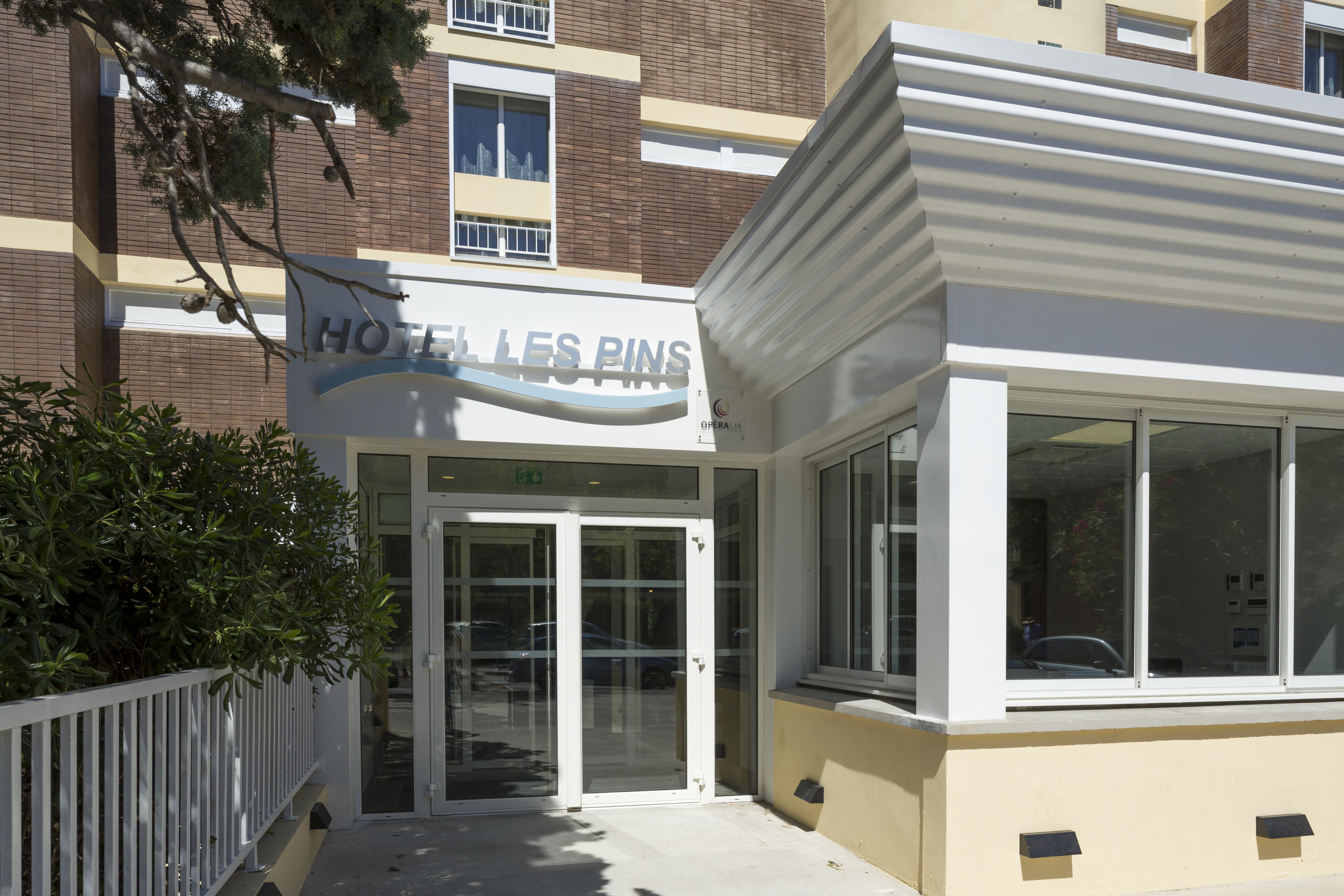 Logis Hotel Les Pins - Operalia Balaruc-les-Bains Ngoại thất bức ảnh