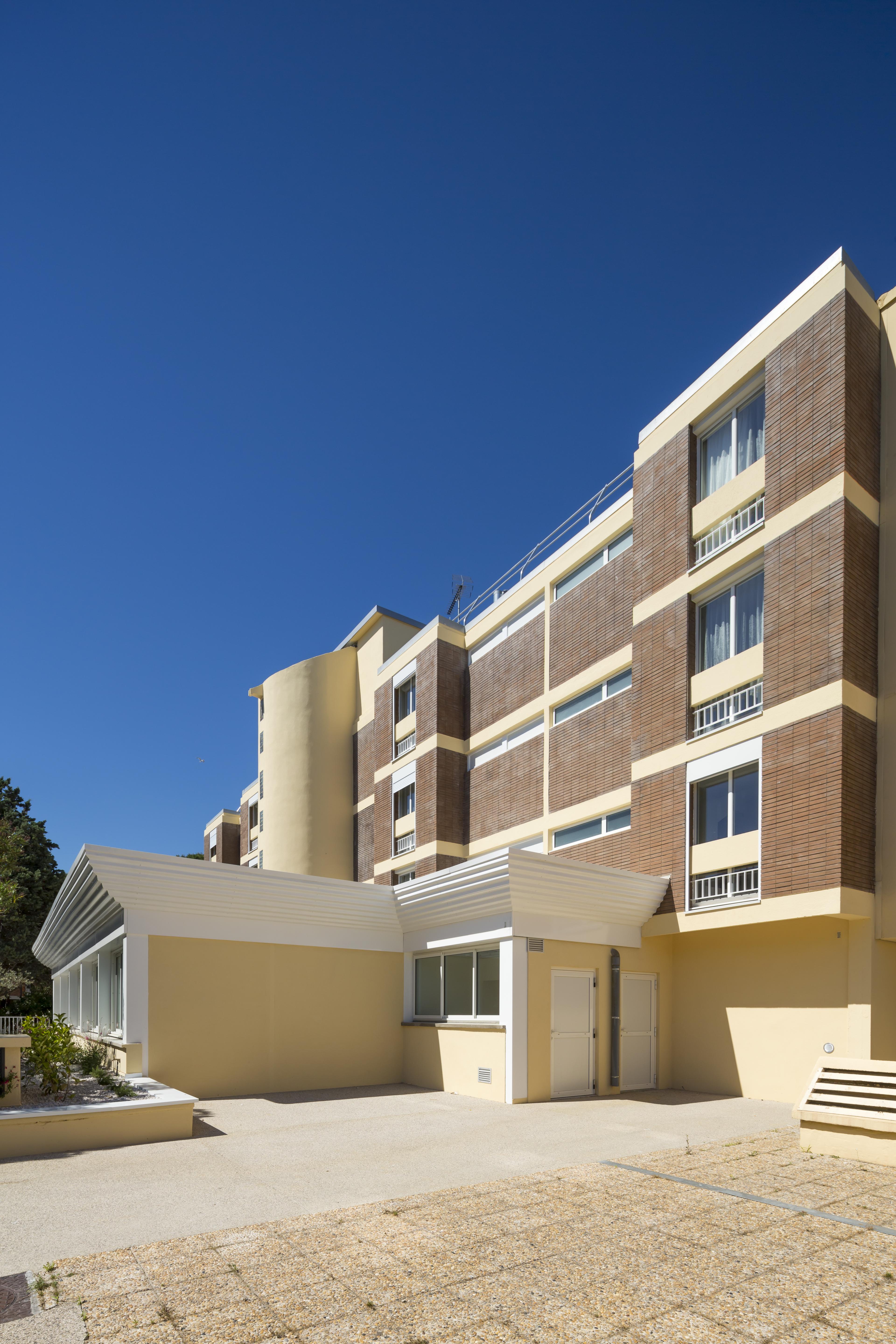 Logis Hotel Les Pins - Operalia Balaruc-les-Bains Ngoại thất bức ảnh